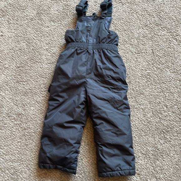 Size 3T rugged bear coat and snowpants set EUC - Picture 6 of 7